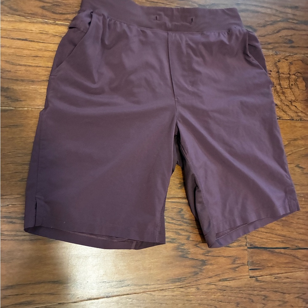 Lululemon Men's Pace Breaker 9'' Athletic Shorts Size Small Unlined Deep Purple